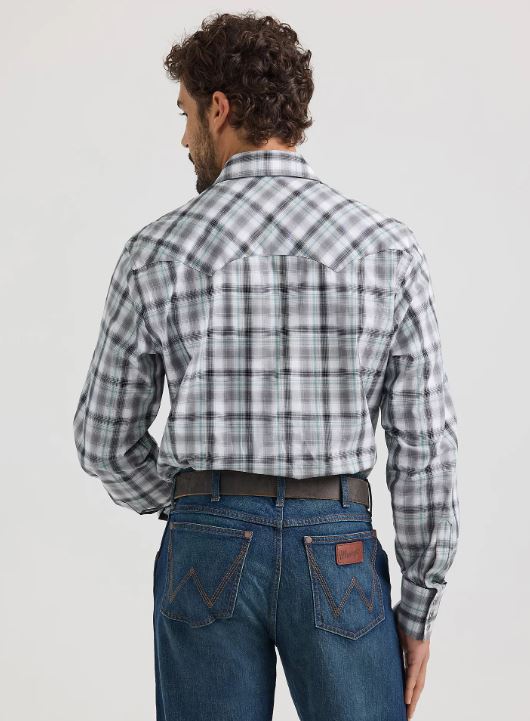 Wrangler Men's Long Sleeve Retro Modern Fit Shirt
