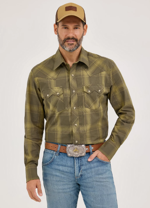 Men's Wrangler Retro® Long Sleeve Sawtooth Snap Pocket Western Shirt