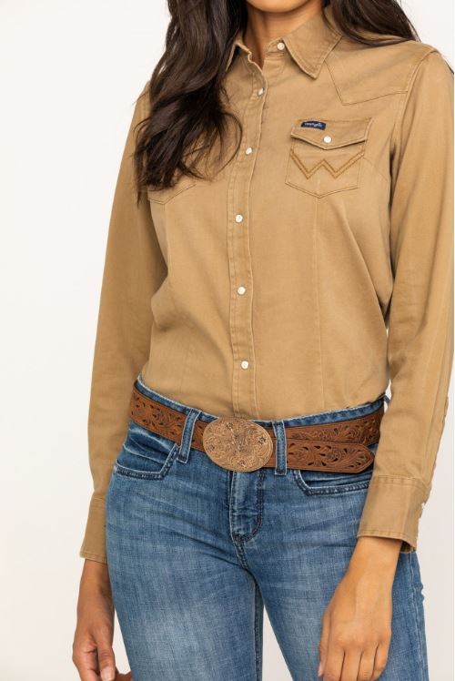 Wrangler Women's Solid Long Sleeve Snap Western Shirt